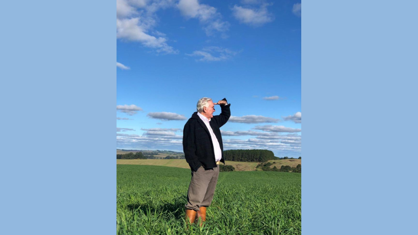 Aldo Vendramin explica como a energia solar reduz custos e torna a produção rural mais sustentável.