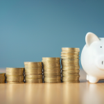 Teciomar Ábila analisa como o brasileiro está evoluindo do cofrinho ao PIX Invest na nova era das finanças pessoais.