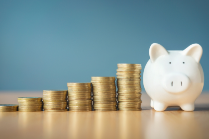 Teciomar Ábila analisa como o brasileiro está evoluindo do cofrinho ao PIX Invest na nova era das finanças pessoais.